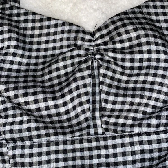 crop top - Picture 3 of 6